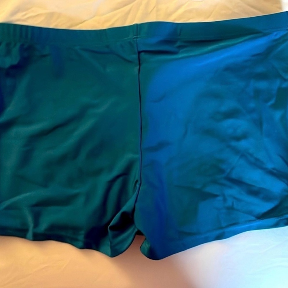 NEW⚡️Tankini Bikini
Strappy back & TEAL Boy shorts
Bathing suit- Swimsuit 🌴 - Picture 3 of 5